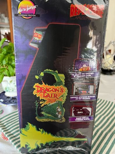 Dragons Lair mini Arcade Cabinet. New wave Replicade