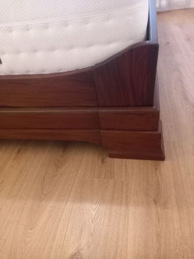 Mahogany sleigh bed