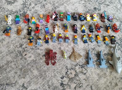 Lego Blocks Constructor sets including 40 minifigures