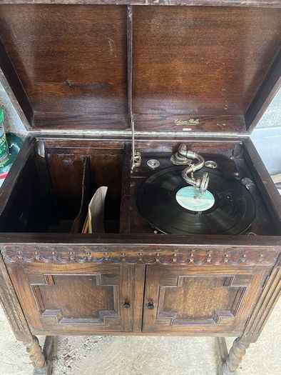 Edison Bell Record player