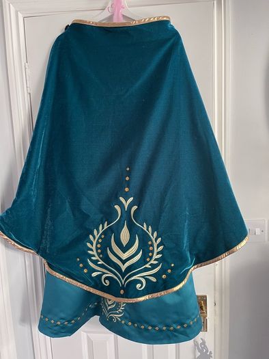 Anna costume