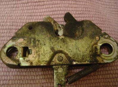Fiat Cinquecento- Bonnet Lock 