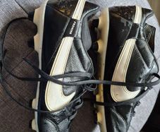 Football boots- NIKE premier