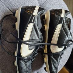 Football boots- NIKE premier