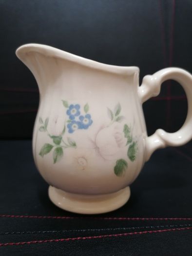 Vintage Sadler Creamer