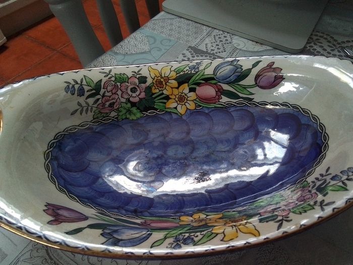 Maling Ware Boat Shaped Bowl