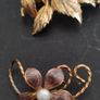 Vintage costume job lot of brooches Image 8