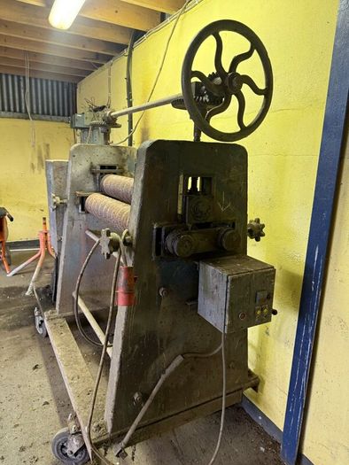 Corrugated roller