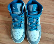 Nike Air Jordan 1 Mid GS "True Blue Cement"