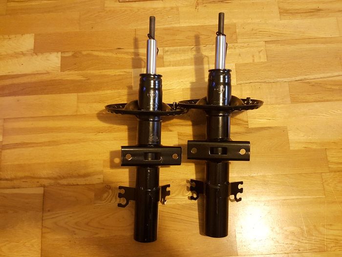 VW Transporter T5 Multivan T5 FRONT Shock Absorbers