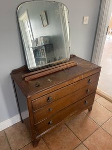Harris Lebus dresser with mirror. Have spare drawer handle for damaged one.