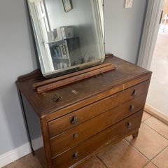Harris Lebus dresser with mirror. Have spare drawer handle for damaged one.