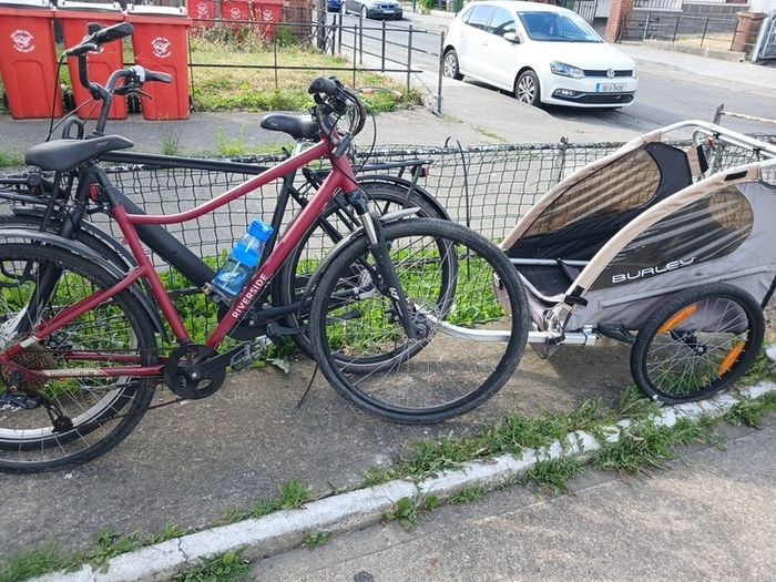 bike trailer and ladies bike