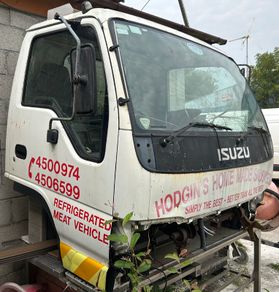 2005 Isuzu NPR cabin for sale