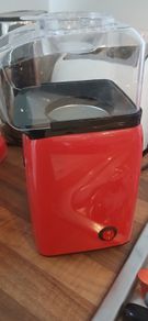 Popcorn maker