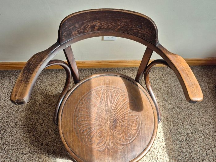 Antique Mundus Bentwood Carver Armchair c. 1919-1922