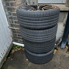 20' BMW 5 Series (cracked) Alloys & (new) Tyres
