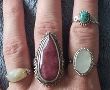 4 stunning rings,all silver,stones