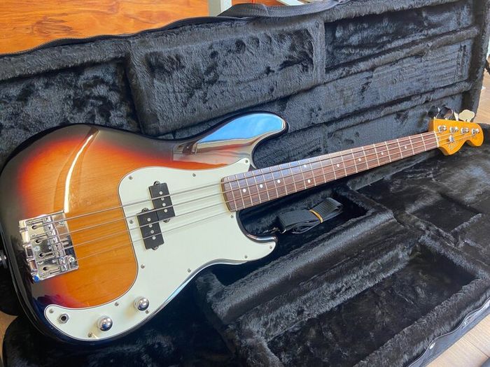 Fender P Bass guitar Partscaster + Case