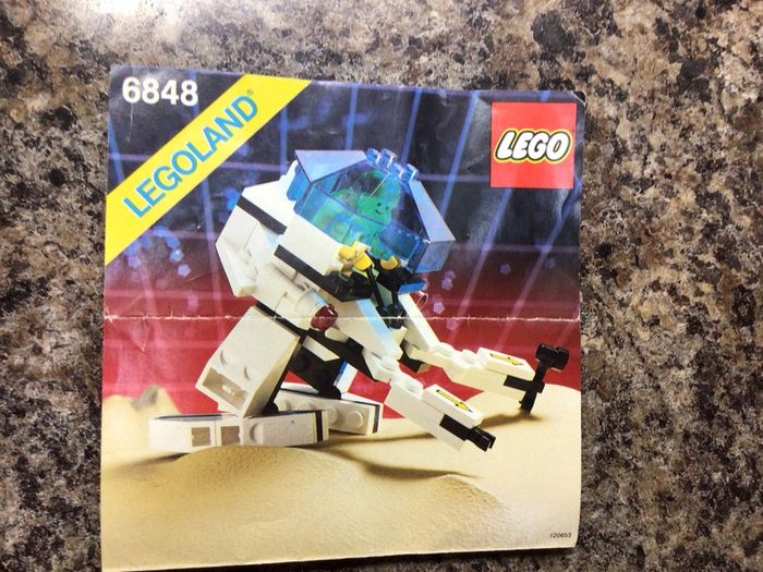 Lego land - Lego set no 6848 - strategic pursuer - full and complete