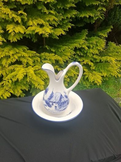 Blue ceramic washing bassin set