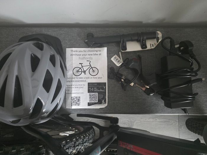 Ebike Carrera Vengance Mountain Bike Size M