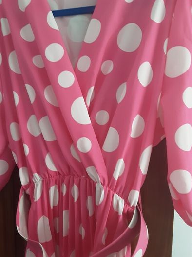 ladies pink pleated belted dress