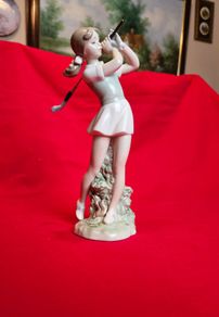 "Out of the Rough" Girl Golfer   NAO by Lladro #0450 (1984)