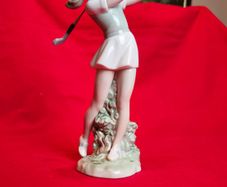 "Out of the Rough" Girl Golfer   NAO by Lladro #0450 (1984)
