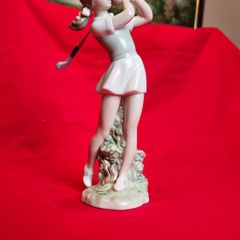 "Out of the Rough" Girl Golfer   NAO by Lladro #0450 (1984)