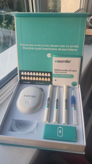 Esmile Aura Pro Teeth Whitening Kit
