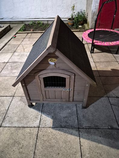 Dog kennel