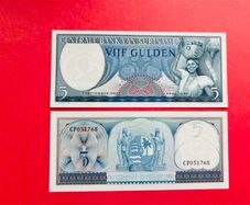 Suriname  5  Gulden. 1963. Pick  120b. ( Uncirculated )