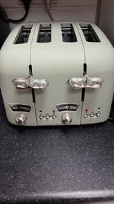 DeLonghi Toaster