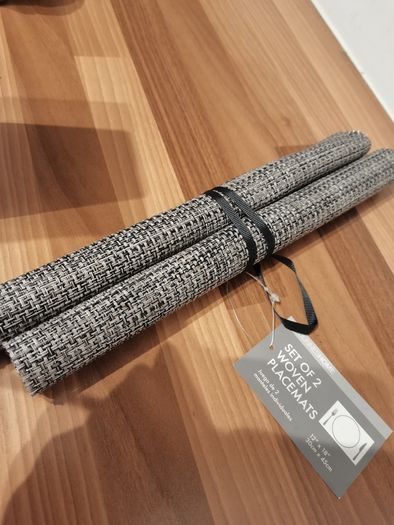 set of 2 woven placemats