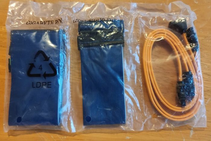 Set of IDE x 2 plus Sata cables.