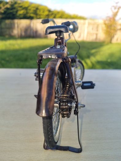 Handmade retro-style metal bicycle miniature