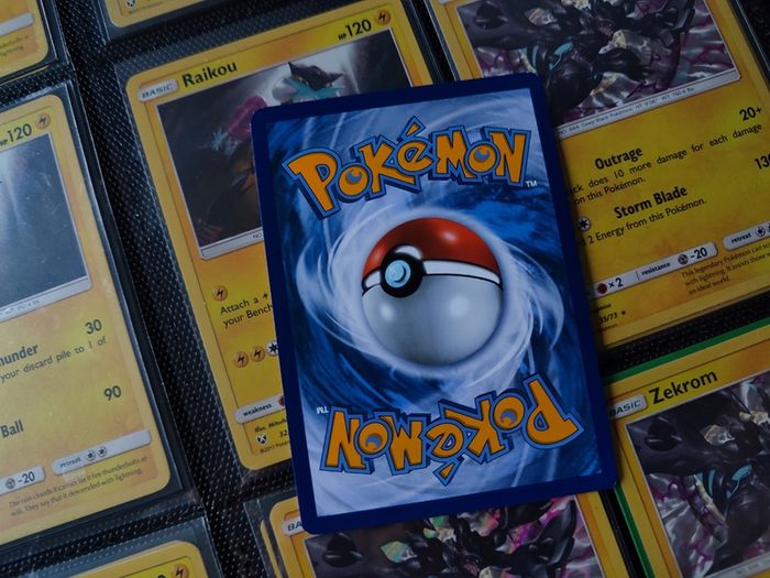 Dragonite ! Holo Rare ! from Sun & Moon Set ! 2017 ! Pokemon Card !
