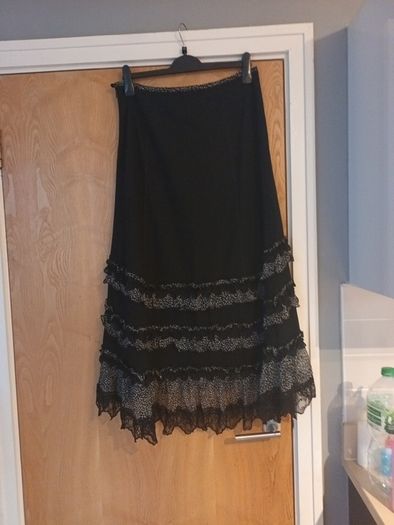 Per Una  Skirt. S.14     B.N.W.T.