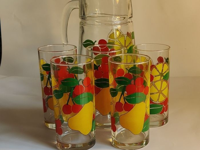 Vintage 1960's fruit print glasses and jug.