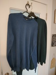 2 Mens jumpers