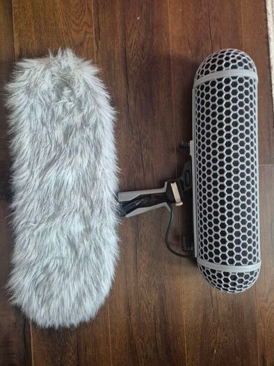 shotgun mic + boom pole + blimp + dead cat all mint condition