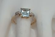 Stunning Aquamarine and White Spinel Gold Ring