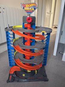 Hot Wheels Mega Garage