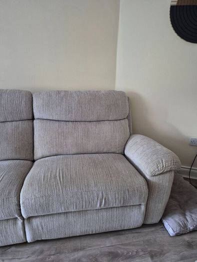 3 piece recyliner sofa and 2 armchairs