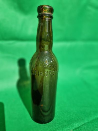 Antique 1/2 pint bottle - Cairnes Drogheda Limited