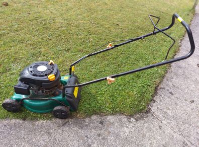 B & Q, FPLMP99 Petrol Lawnmower. working perfect and in excellent condition, no grass collection Box