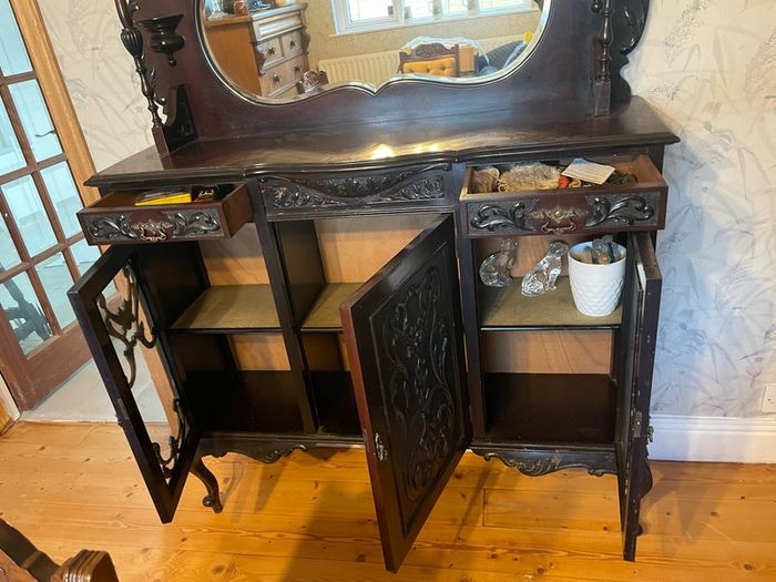 Antique / Vintage Ornate Mahogany Sideboard Display Cabinet with Mirror Back