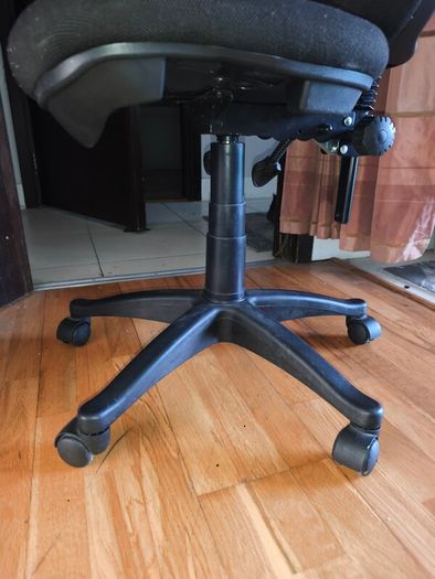 office chair in  good working condition