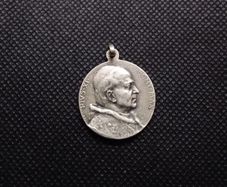 Vintage Pope Pius XI Medal